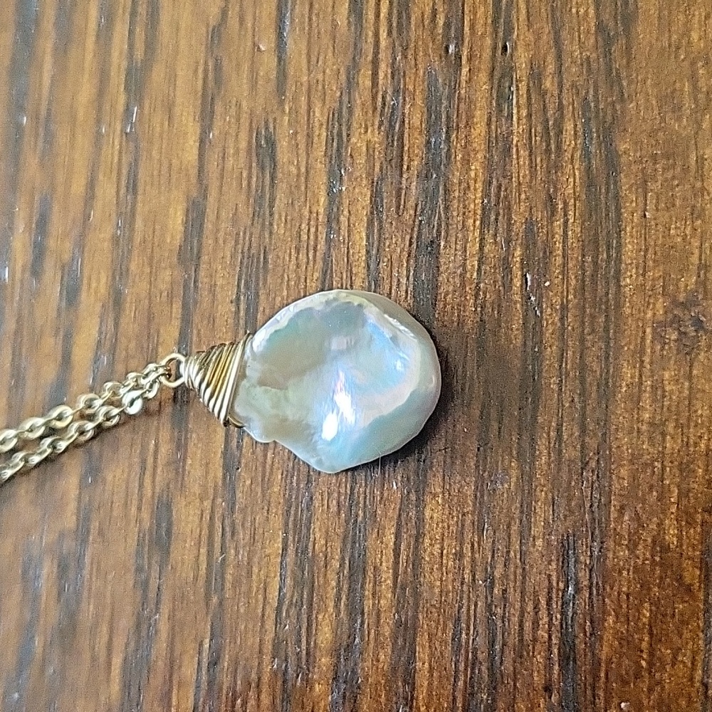 Very pretty gold oyster necklace - K
